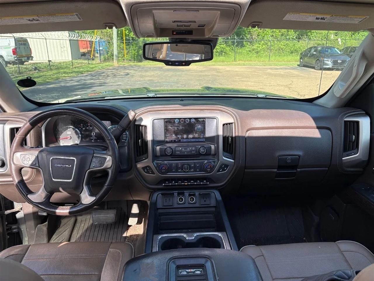 GMC Sierra 1500 4WD Crew Cab 143.5" Denali 2017