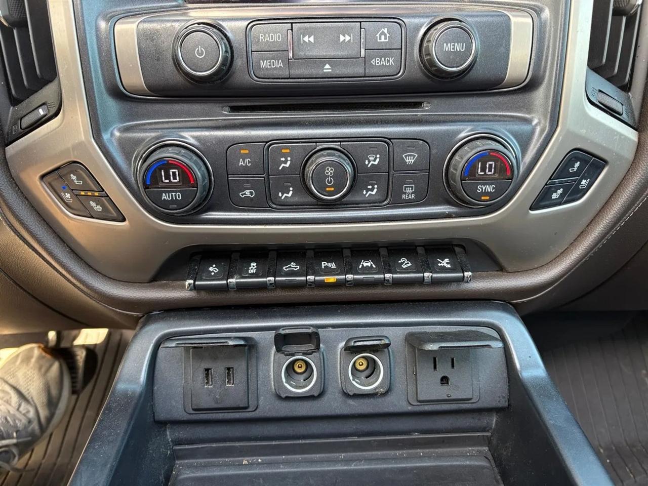 GMC Sierra 1500 4WD Crew Cab 143.5" Denali 2017