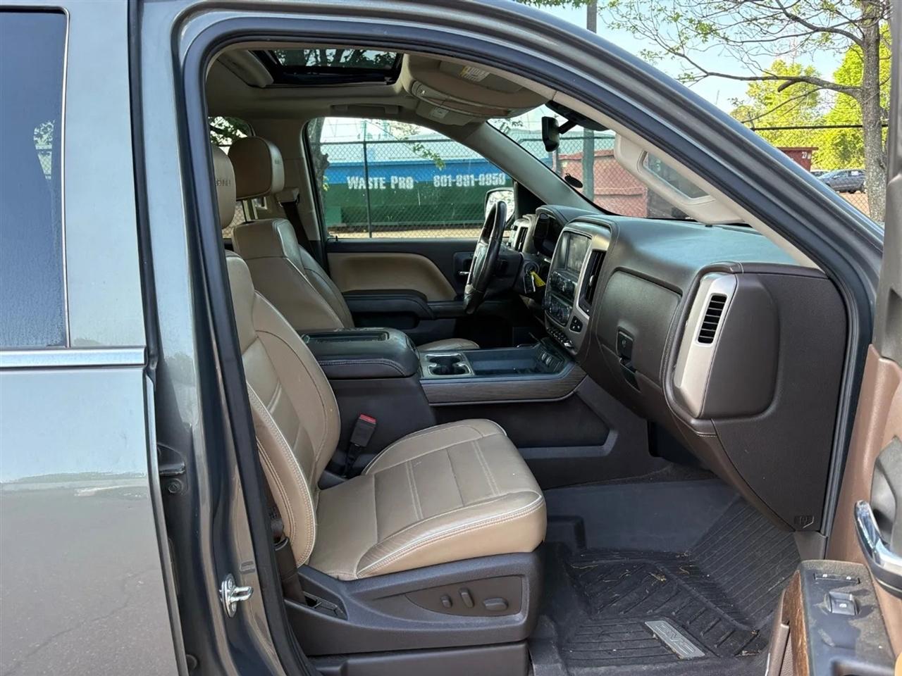 GMC Sierra 1500 4WD Crew Cab 143.5" Denali 2017