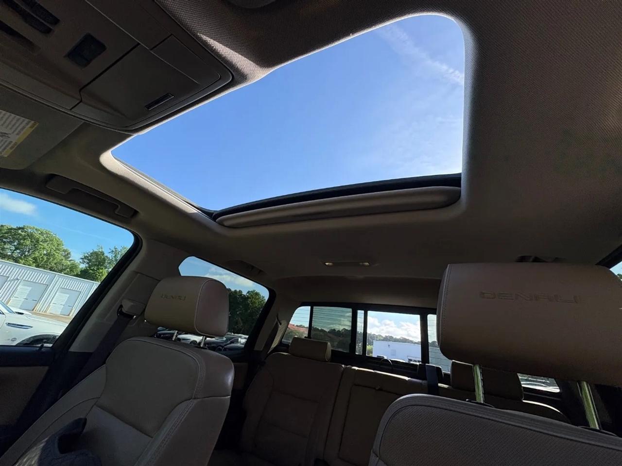 GMC Sierra 1500 4WD Crew Cab 143.5" Denali 2017