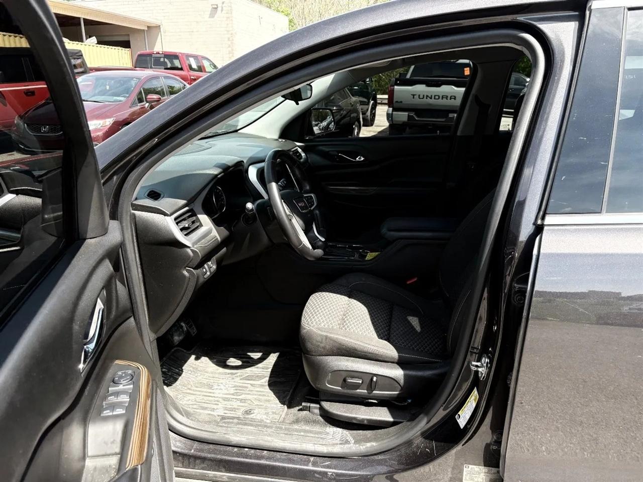 GMC Acadia FWD 4dr SLE w/SLE-2 2017