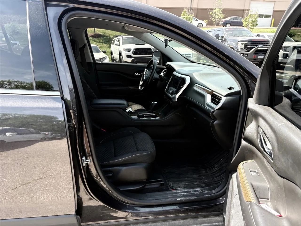 GMC Acadia FWD 4dr SLE w/SLE-2 2017