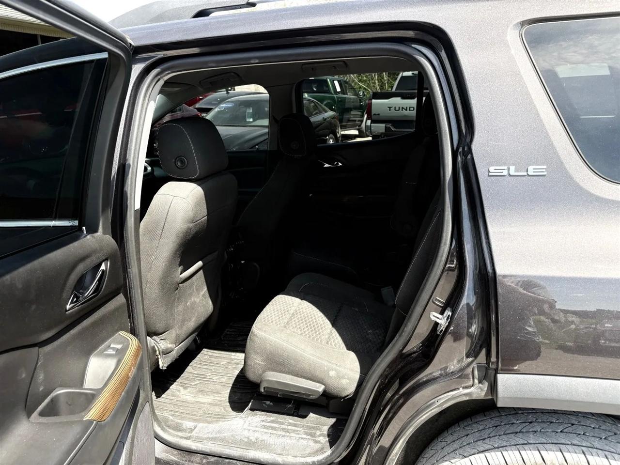 GMC Acadia FWD 4dr SLE w/SLE-2 2017