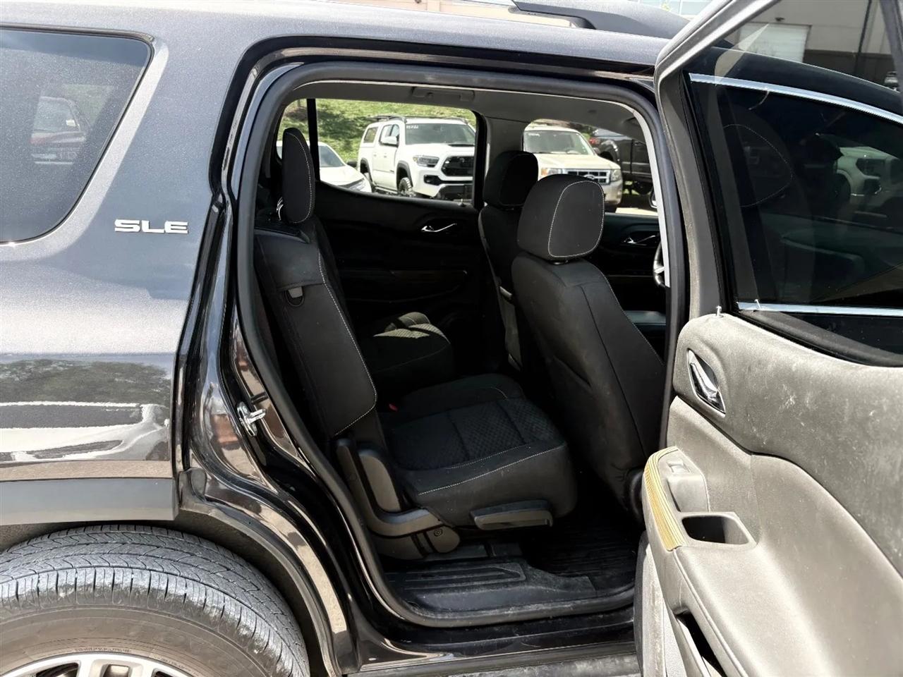 GMC Acadia FWD 4dr SLE w/SLE-2 2017