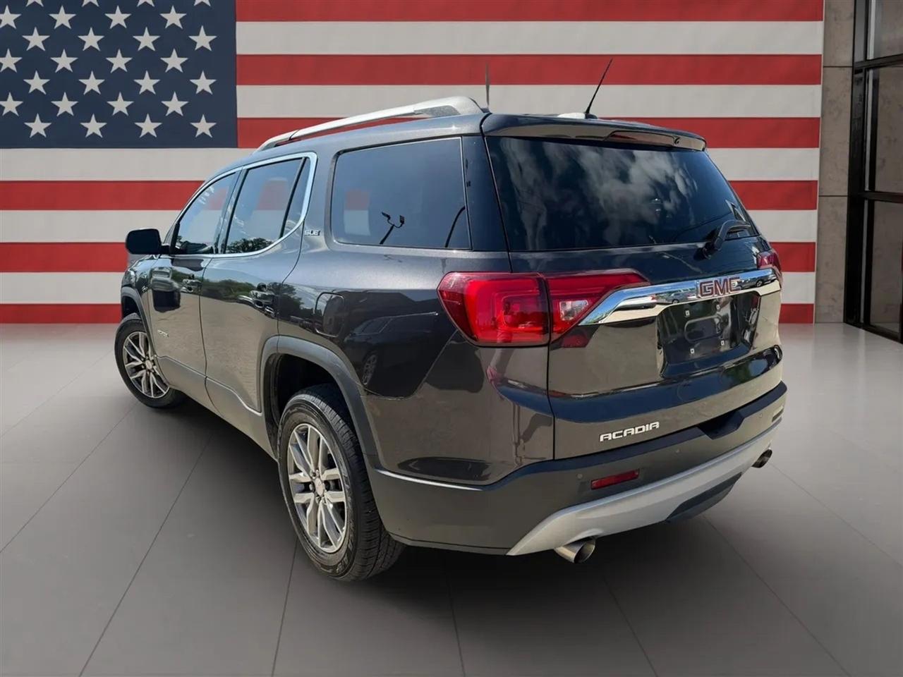GMC Acadia FWD 4dr SLE w/SLE-2 2017