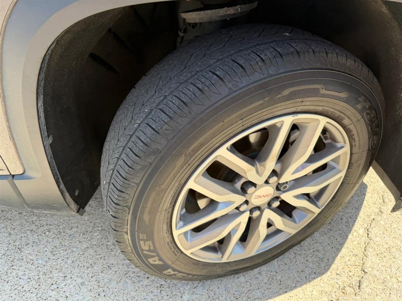GMC Acadia FWD 4dr SLE w/SLE-2 2017