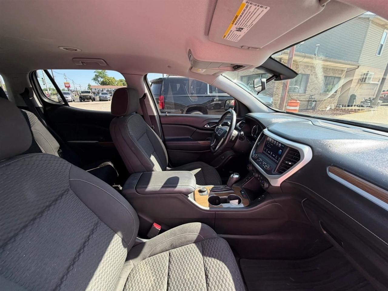 GMC Acadia FWD 4dr SLE w/SLE-2 2017
