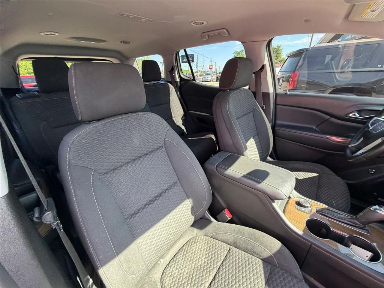 GMC Acadia FWD 4dr SLE w/SLE-2 2017