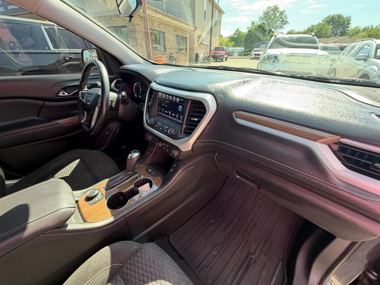 GMC Acadia FWD 4dr SLE w/SLE-2 2017