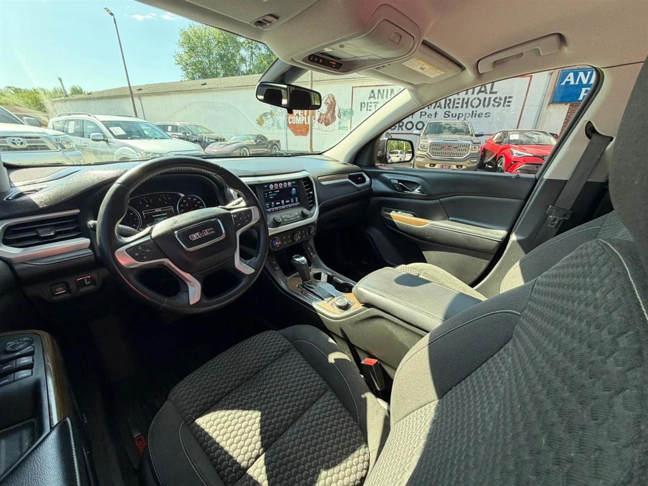 GMC Acadia FWD 4dr SLE w/SLE-2 2017