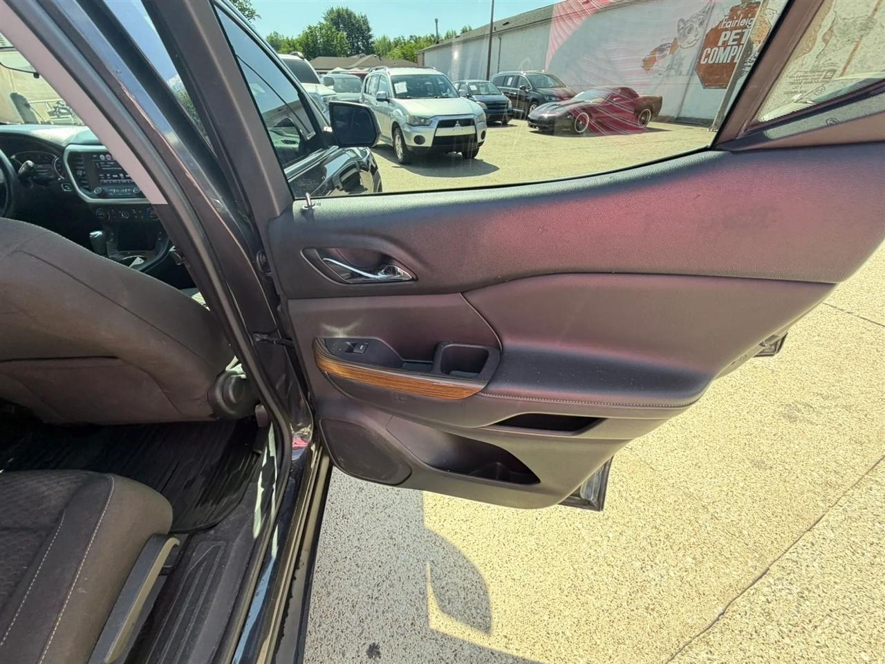 GMC Acadia FWD 4dr SLE w/SLE-2 2017
