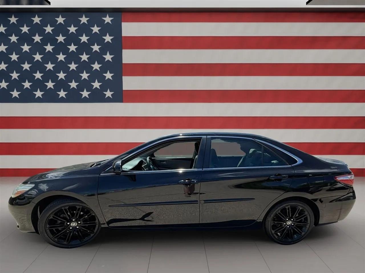 Toyota Camry 4dr Sdn I4 Auto SE w/Special Edition Pkg (Natl) 2016