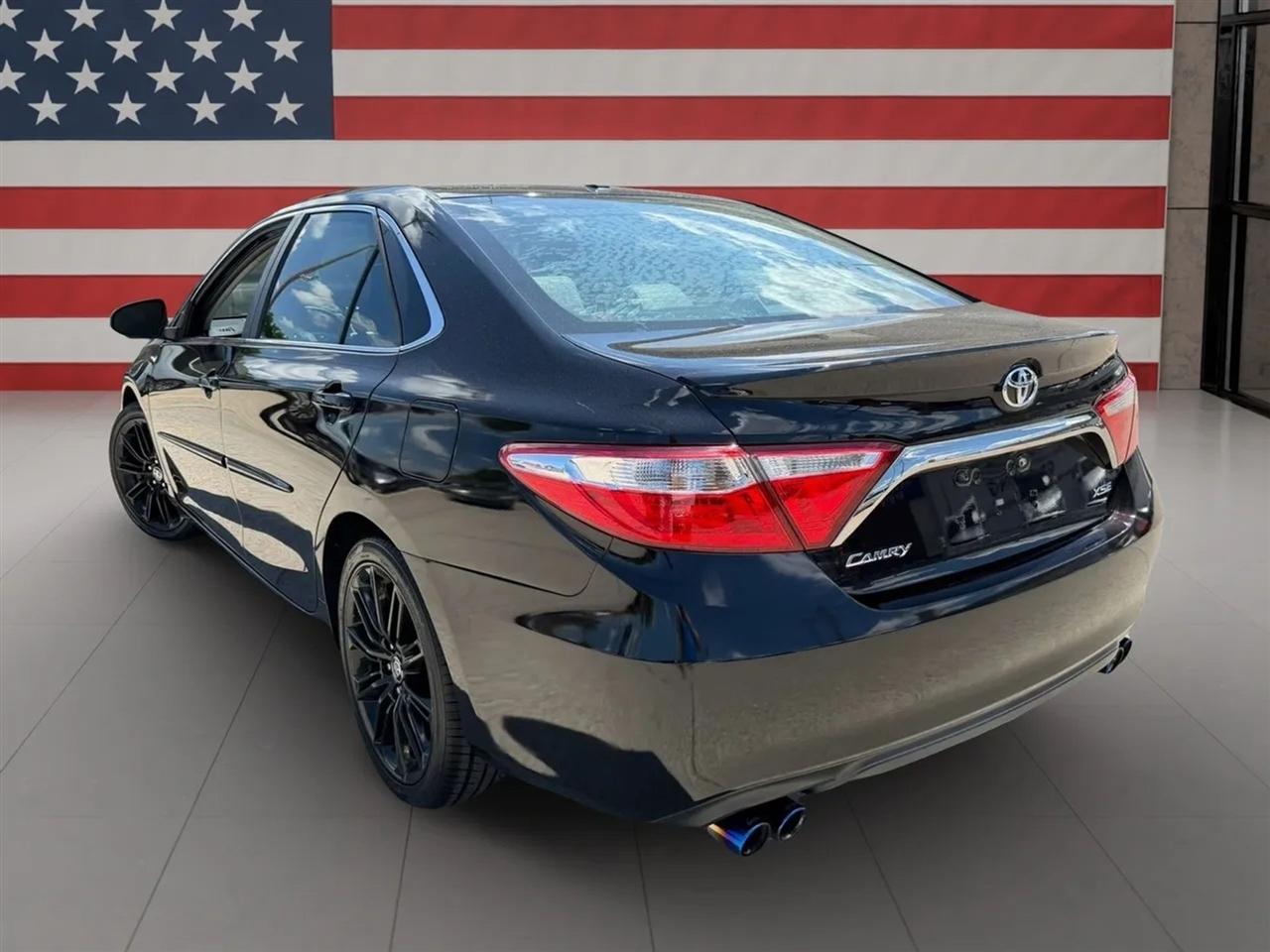 Toyota Camry 4dr Sdn I4 Auto SE w/Special Edition Pkg (Natl) 2016
