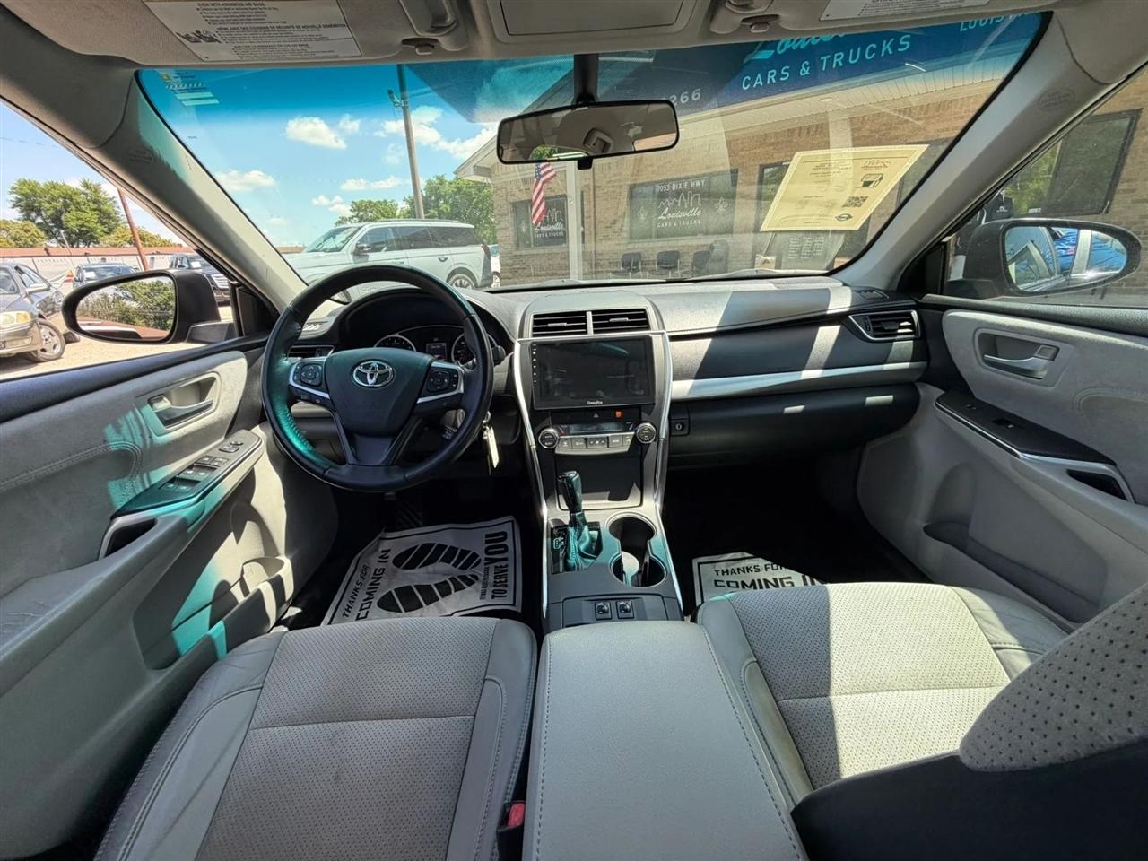 Toyota Camry 4dr Sdn I4 Auto SE w/Special Edition Pkg (Natl) 2016
