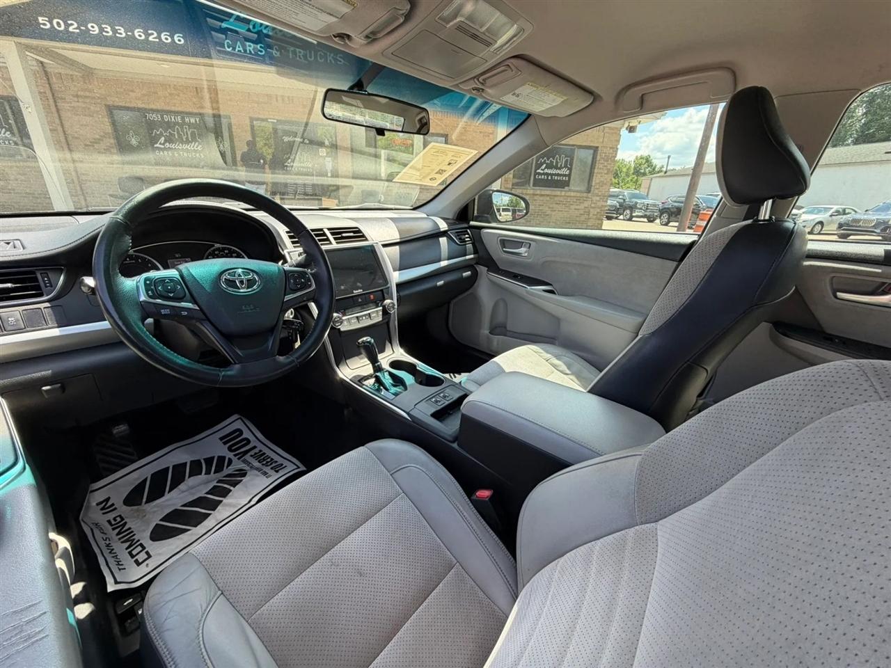 Toyota Camry 4dr Sdn I4 Auto SE w/Special Edition Pkg (Natl) 2016