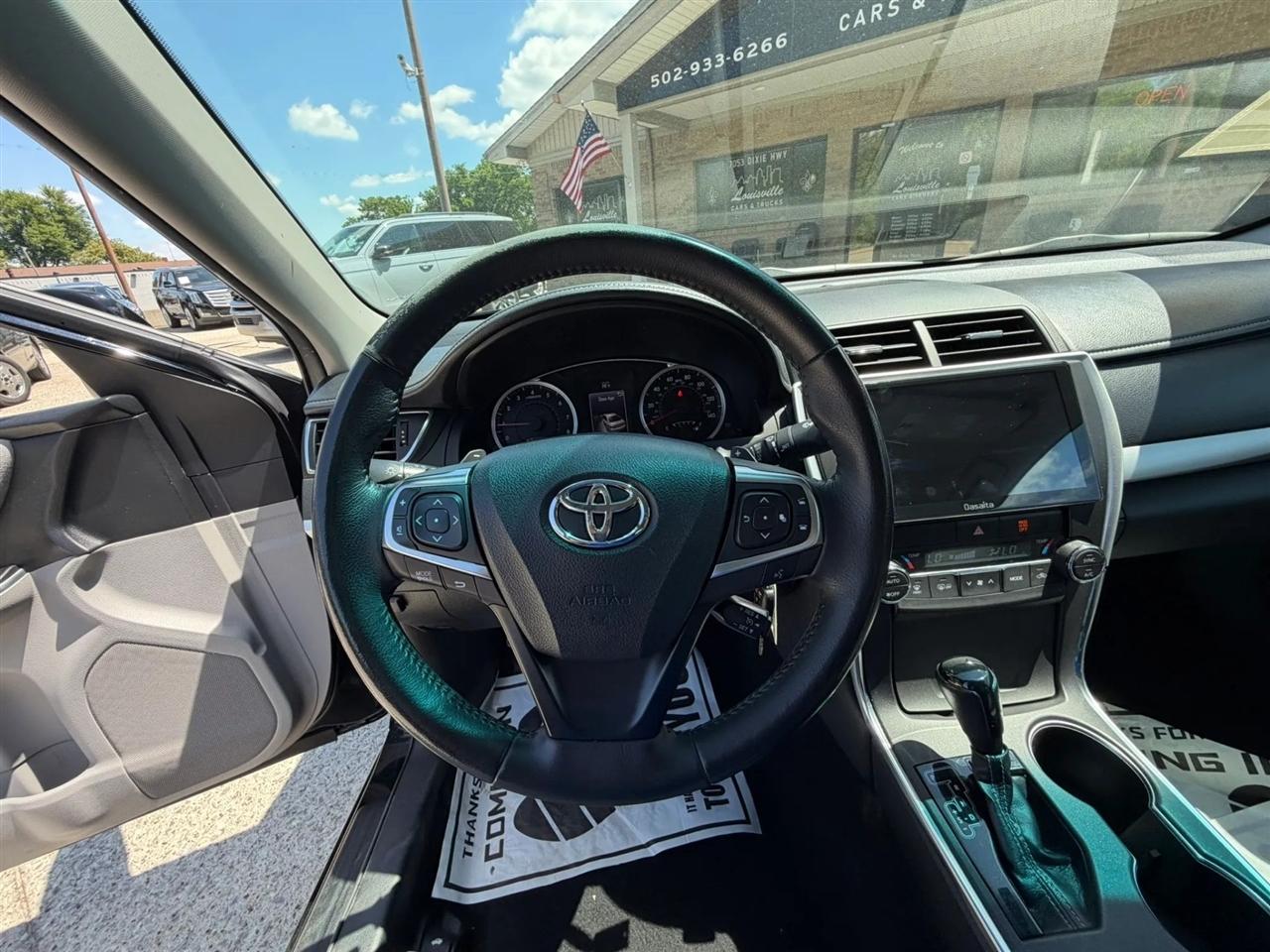 Toyota Camry 4dr Sdn I4 Auto SE w/Special Edition Pkg (Natl) 2016