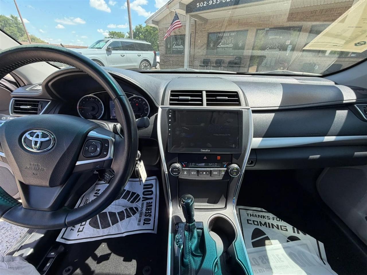 Toyota Camry 4dr Sdn I4 Auto SE w/Special Edition Pkg (Natl) 2016