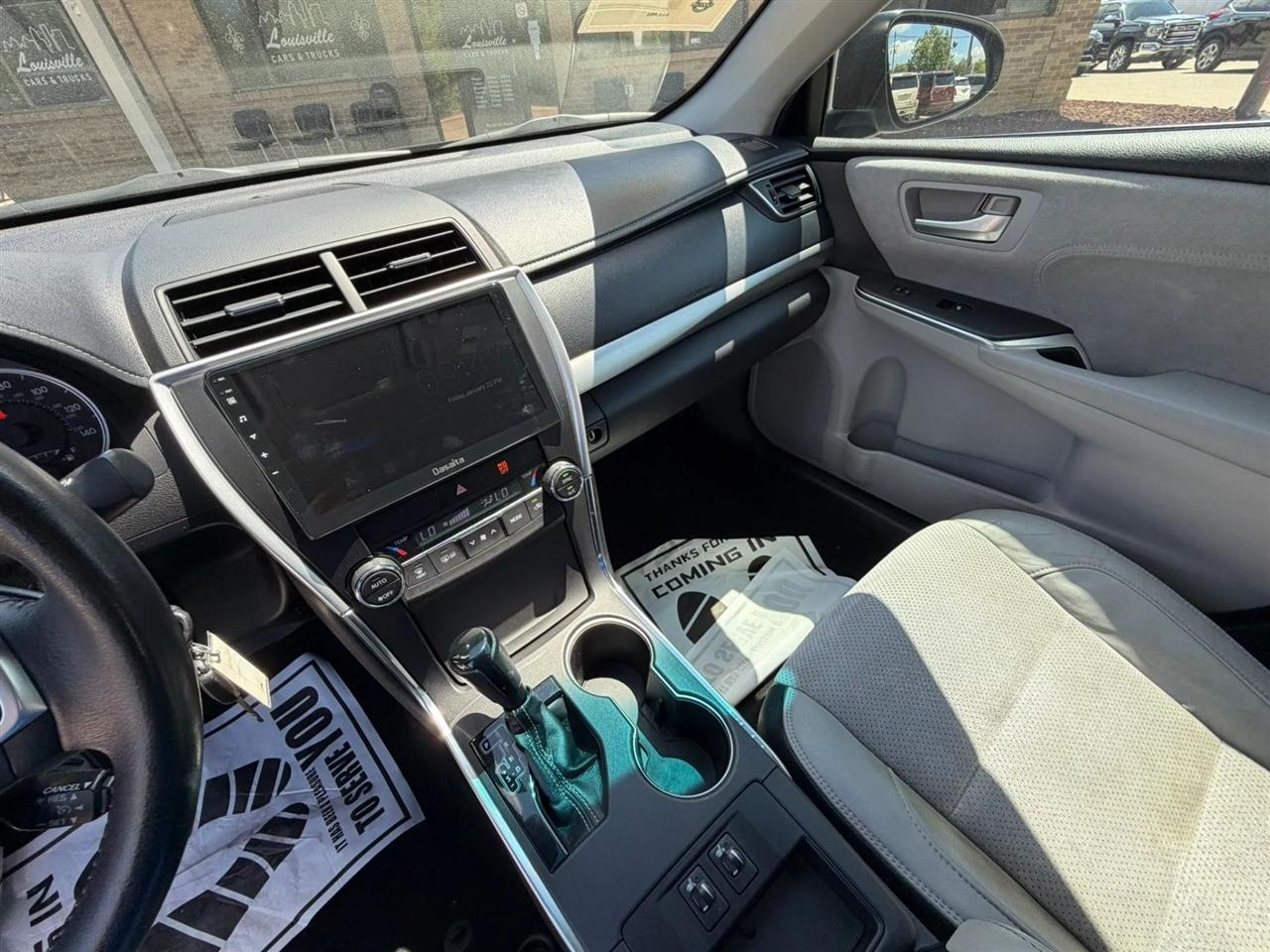 Toyota Camry 4dr Sdn I4 Auto SE w/Special Edition Pkg (Natl) 2016