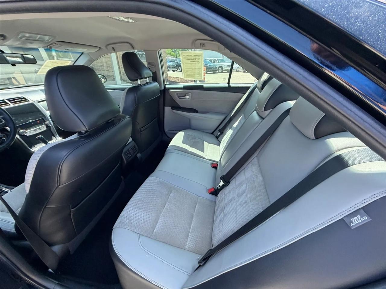 Toyota Camry 4dr Sdn I4 Auto SE w/Special Edition Pkg (Natl) 2016