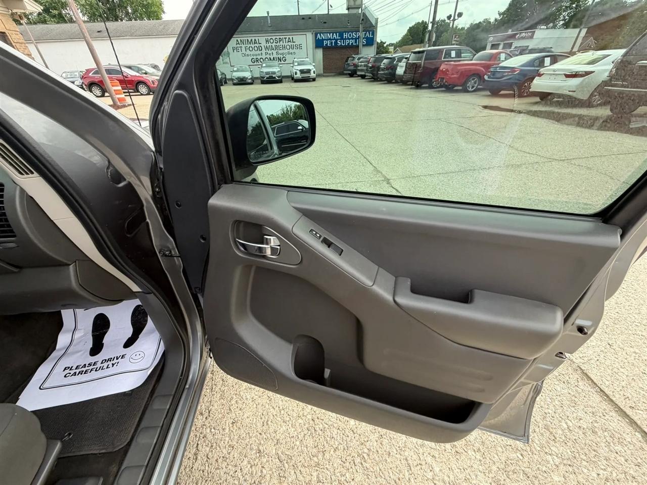 Nissan Frontier 2WD King Cab V6 Auto SV 2016