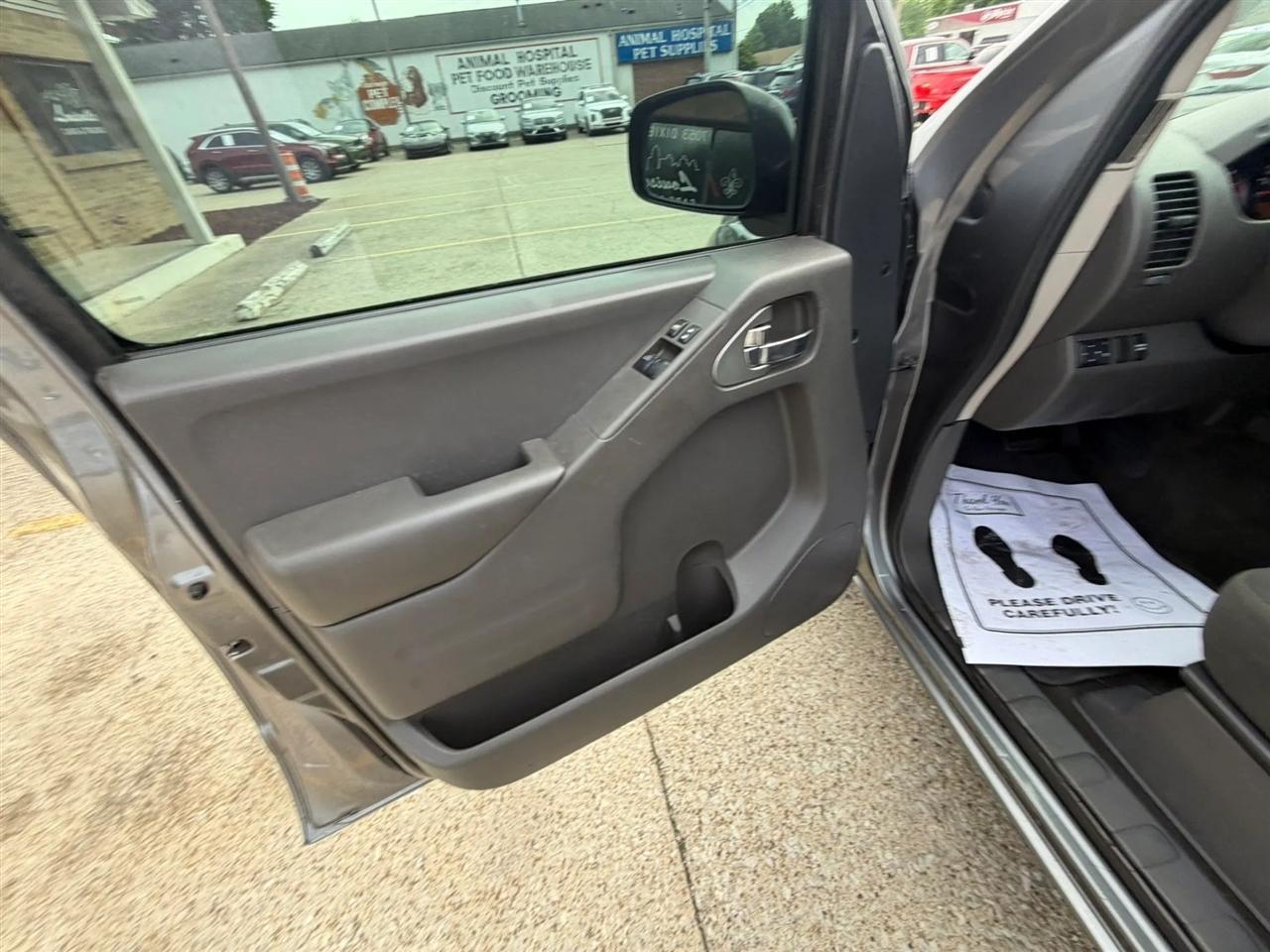 Nissan Frontier 2WD King Cab V6 Auto SV 2016