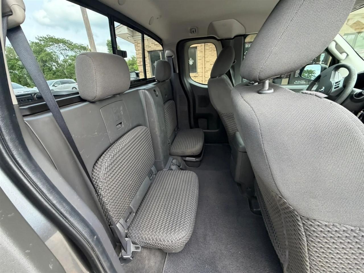 Nissan Frontier 2WD King Cab V6 Auto SV 2016