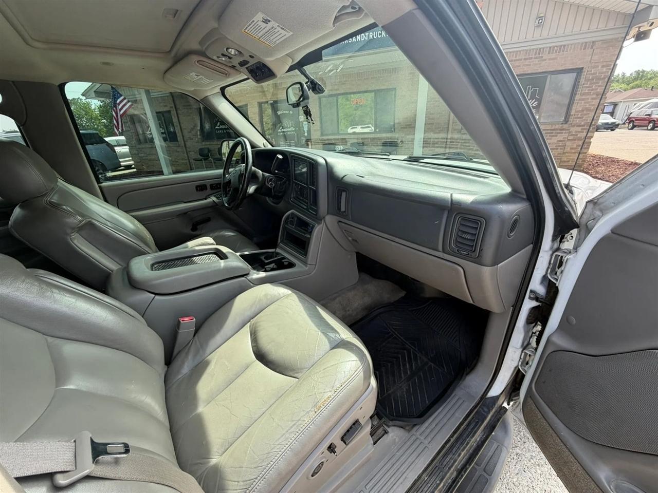 Chevrolet Tahoe 4dr 1500 4WD LT 2005