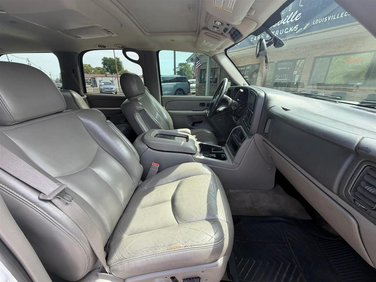 Chevrolet Tahoe 4dr 1500 4WD LT 2005