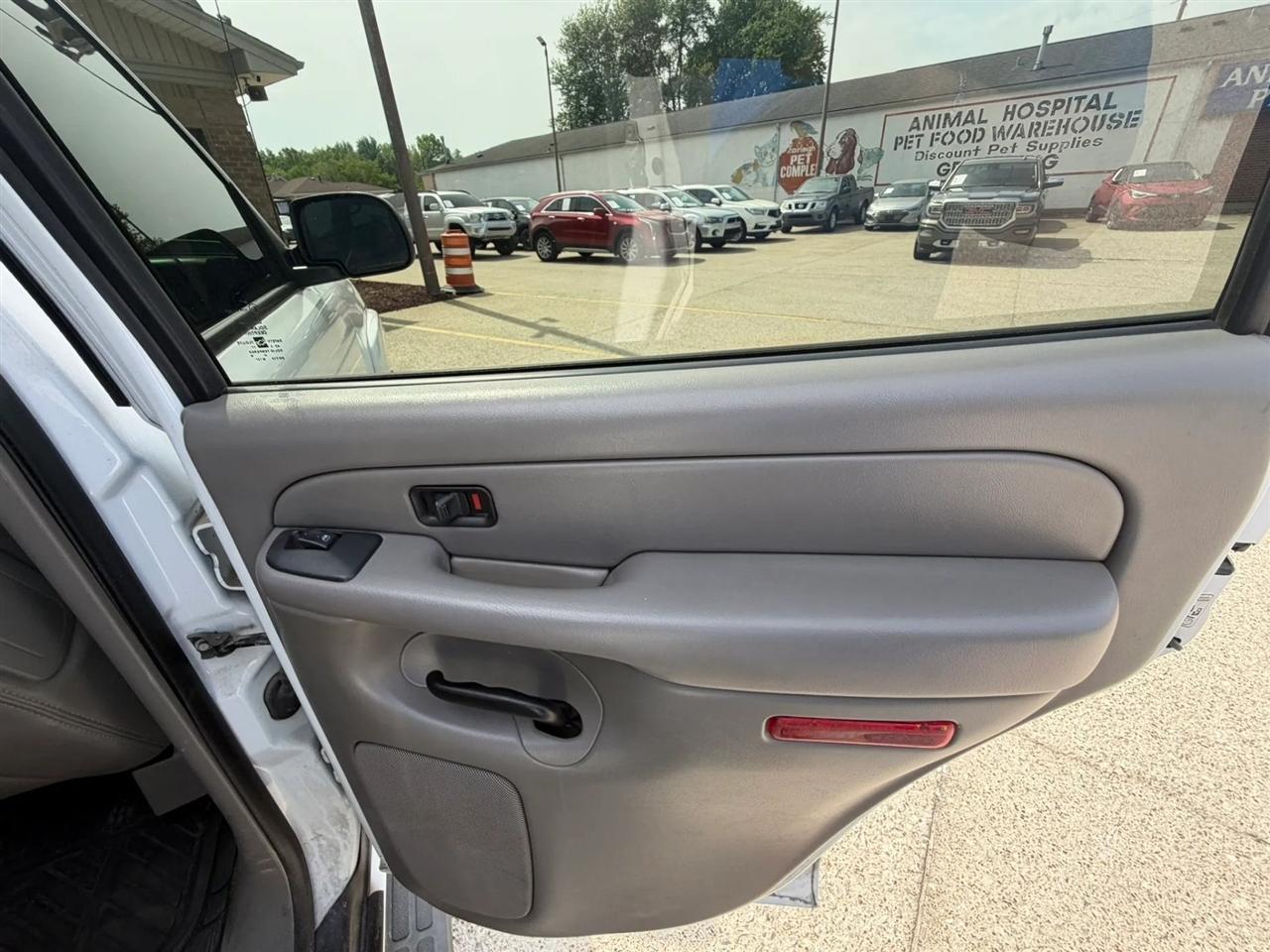 Chevrolet Tahoe 4dr 1500 4WD LT 2005