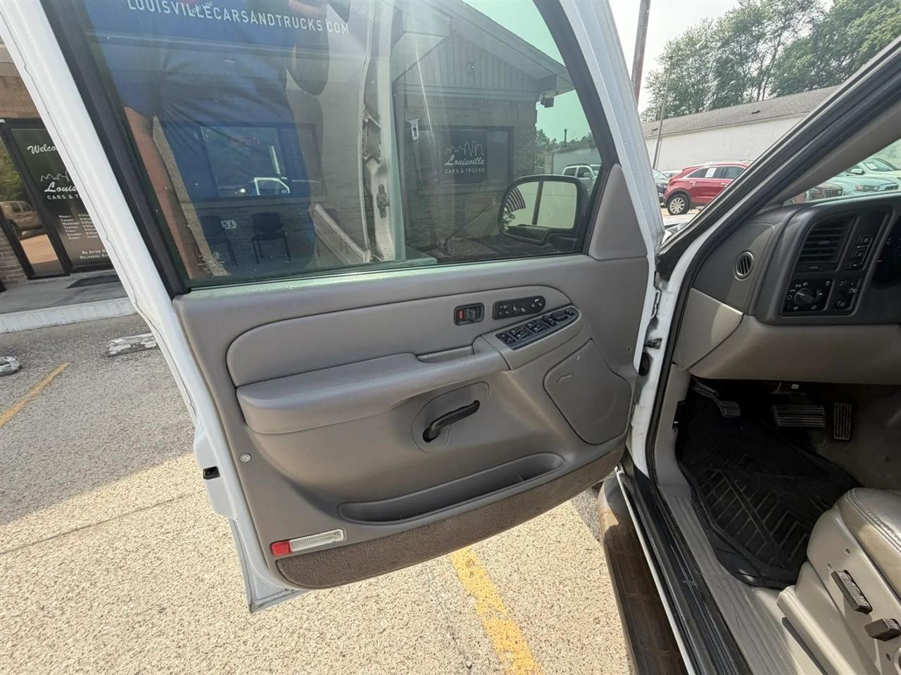 Chevrolet Tahoe 4dr 1500 4WD LT 2005