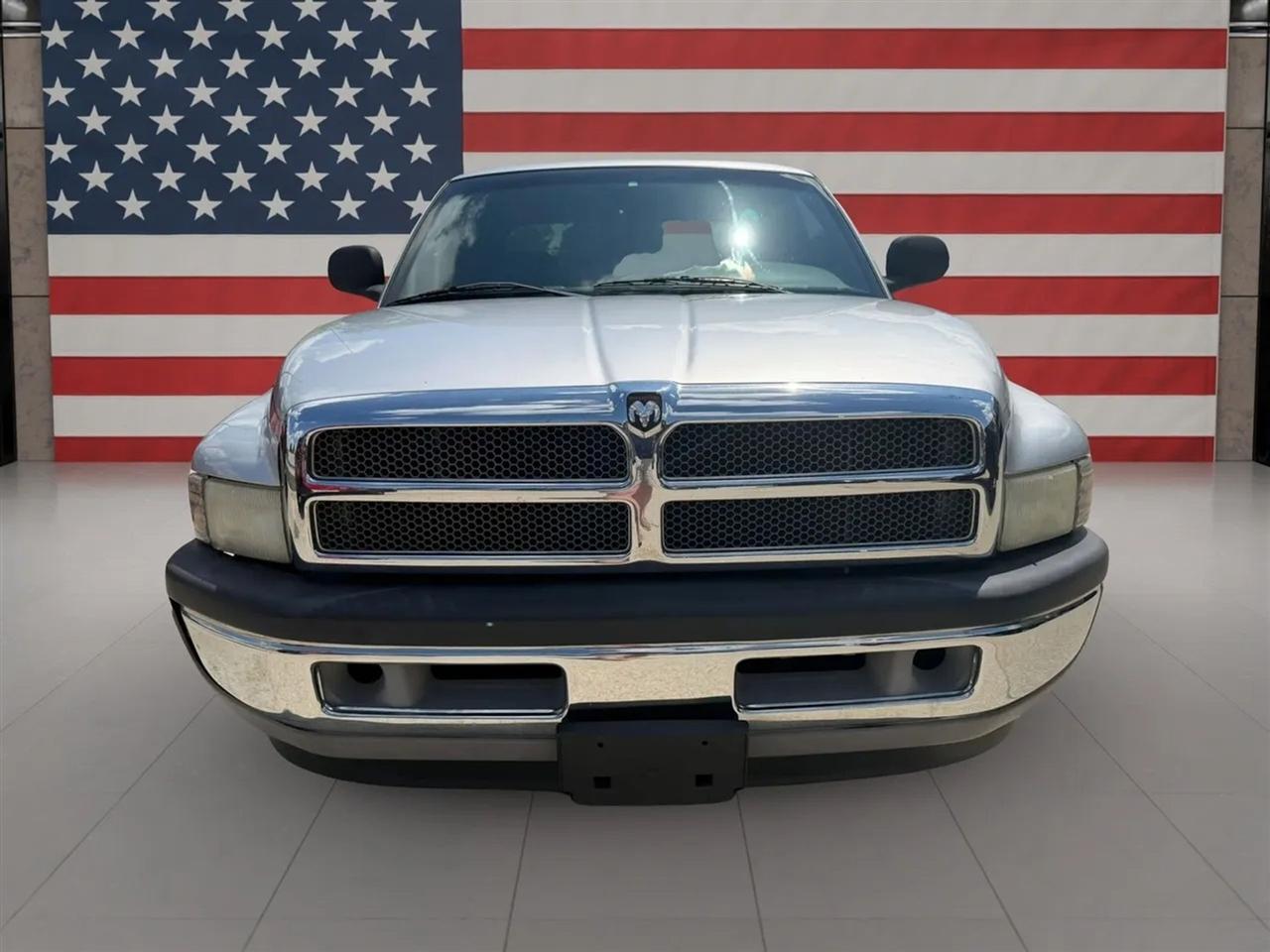 Dodge Ram 1500 4dr Quad Cab 139" WB 2001
