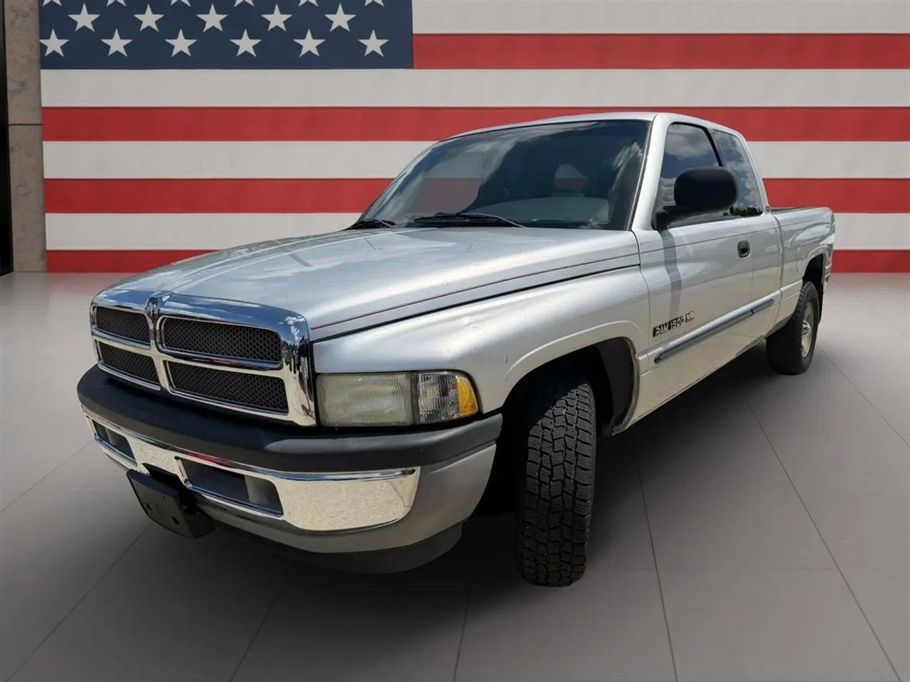 Dodge Ram 1500 4dr Quad Cab 139" WB 2001