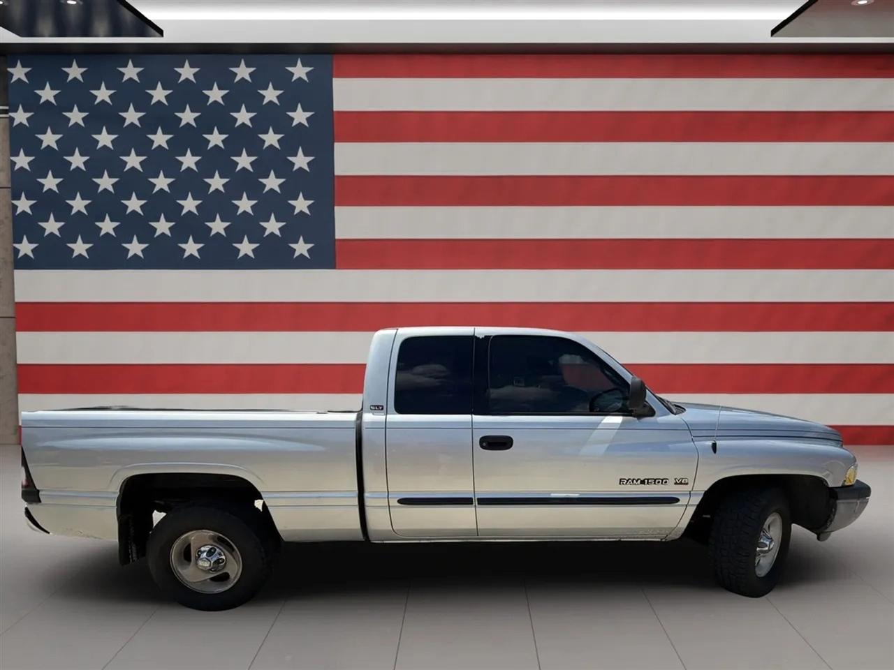 Dodge Ram 1500 4dr Quad Cab 139" WB 2001