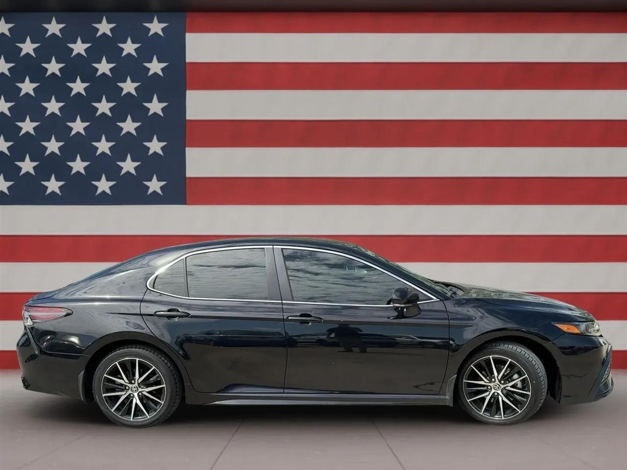 Toyota Camry SE Auto (Natl) 2024