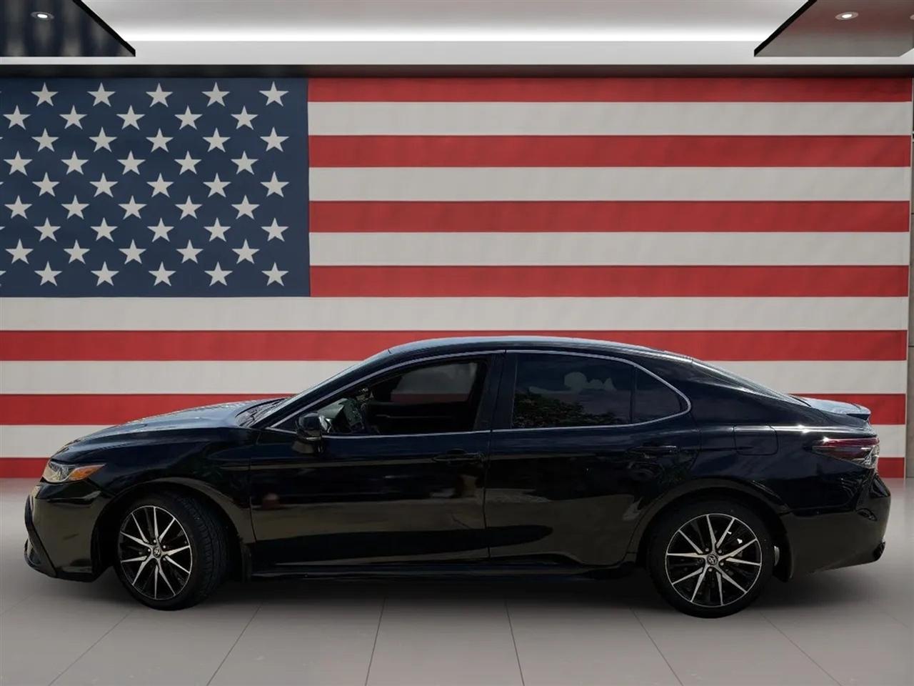 Toyota Camry SE Auto (Natl) 2024