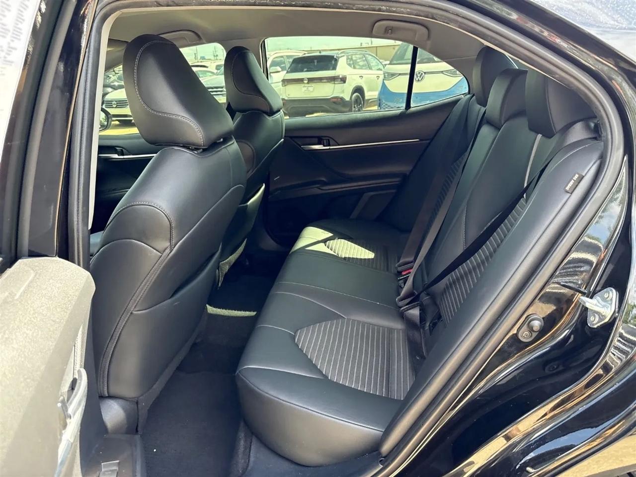 Toyota Camry SE Auto (Natl) 2024