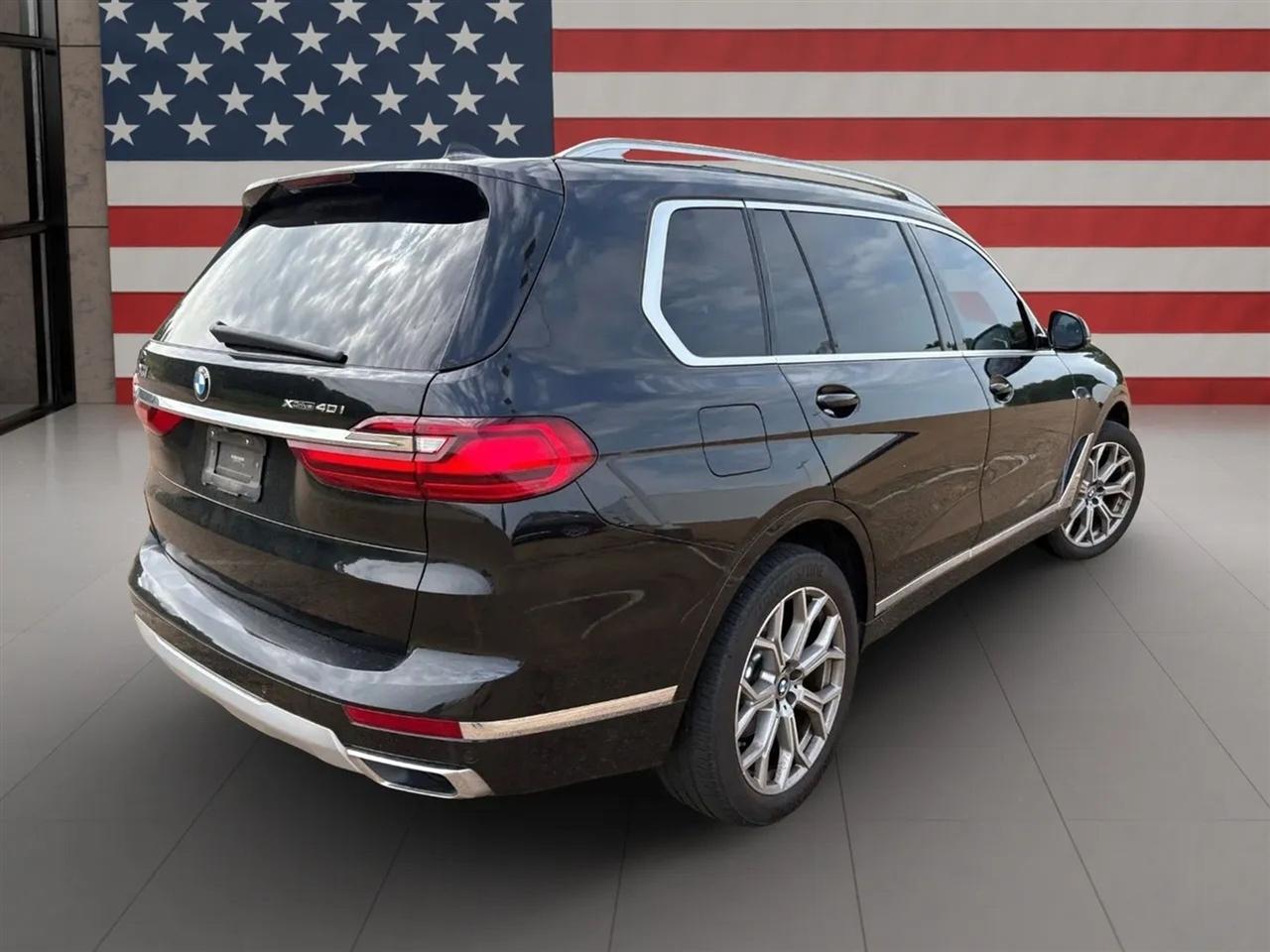 BMW X7 xDrive40i Sports Activity Vehicle 2021