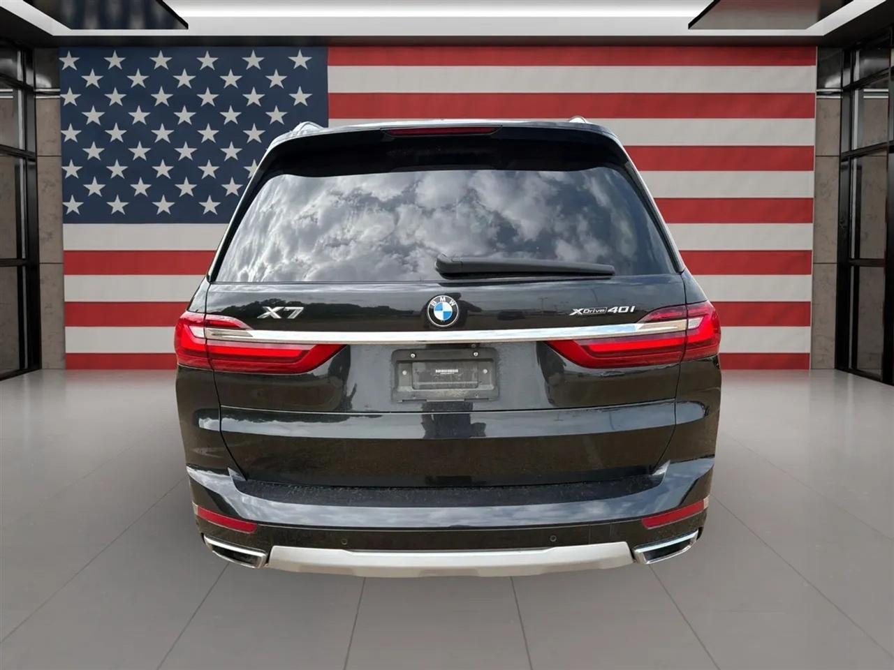 BMW X7 xDrive40i Sports Activity Vehicle 2021