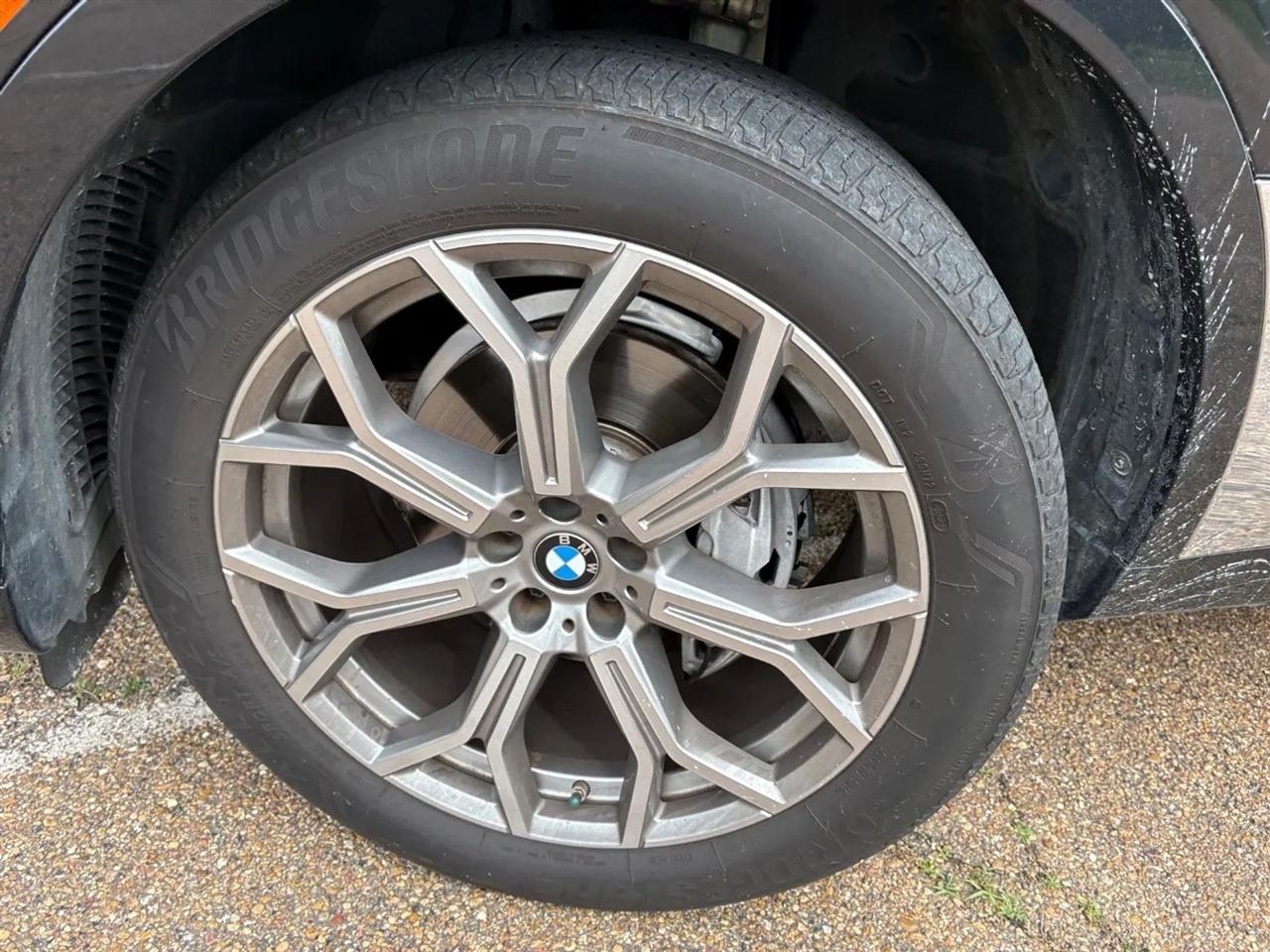 BMW X7 xDrive40i Sports Activity Vehicle 2021