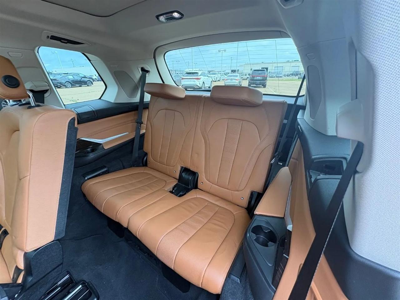 BMW X7 xDrive40i Sports Activity Vehicle 2021