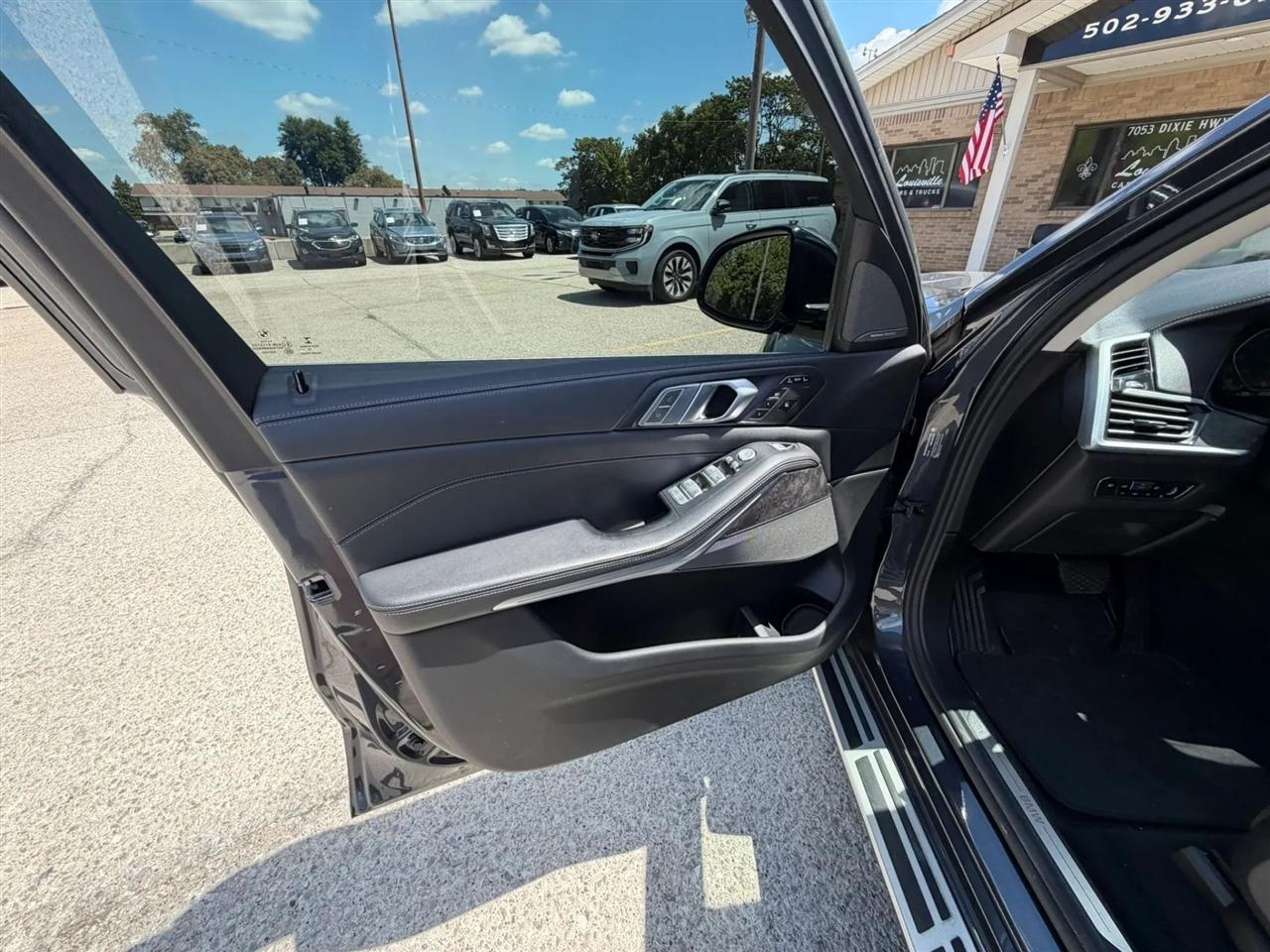 BMW X7 xDrive40i Sports Activity Vehicle 2020
