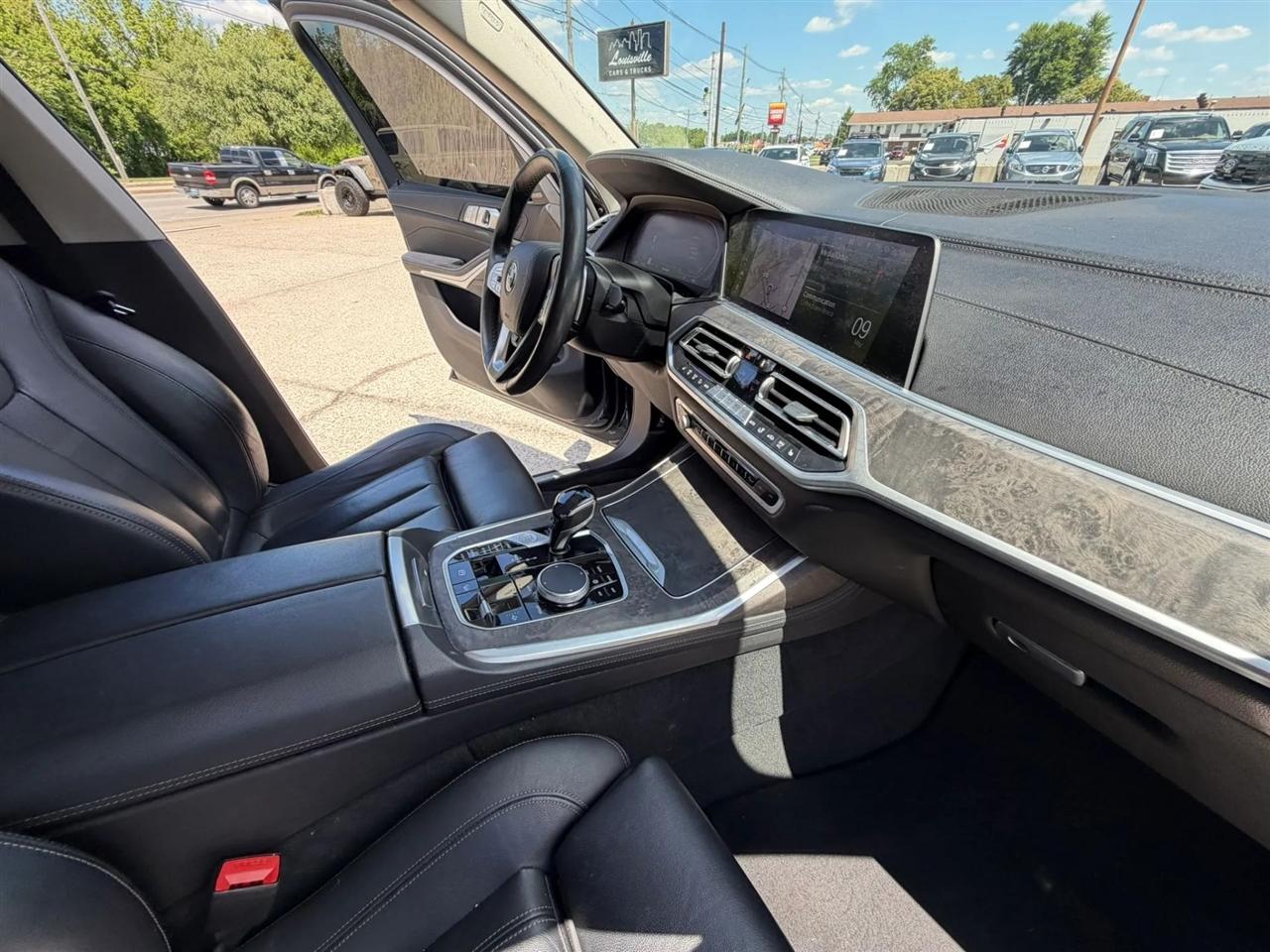 BMW X7 xDrive40i Sports Activity Vehicle 2020