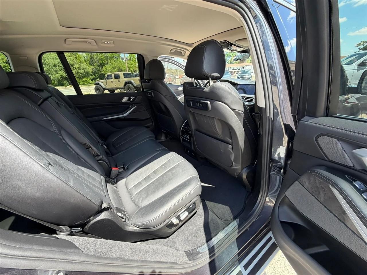 BMW X7 xDrive40i Sports Activity Vehicle 2020