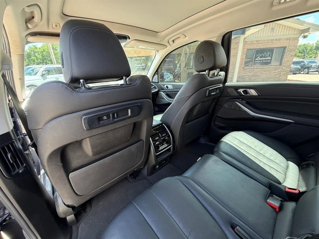 BMW X7 xDrive40i Sports Activity Vehicle 2020