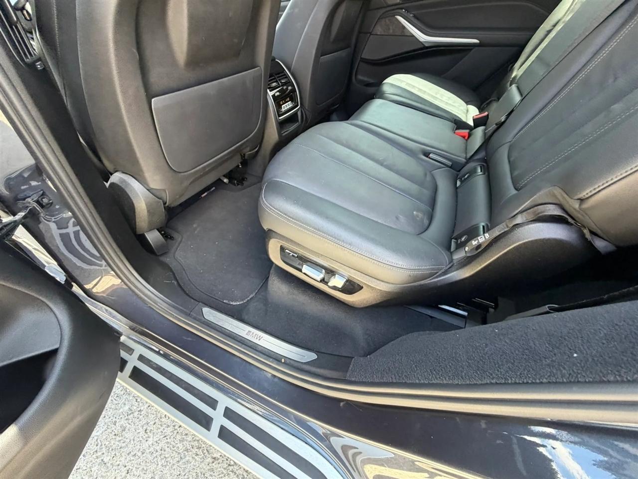 BMW X7 xDrive40i Sports Activity Vehicle 2020