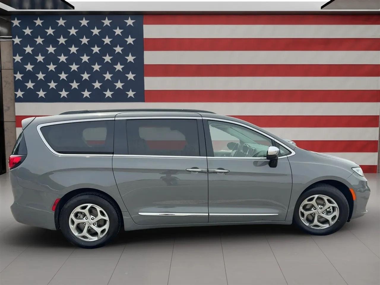 Chrysler Pacifica Limited FWD 2023