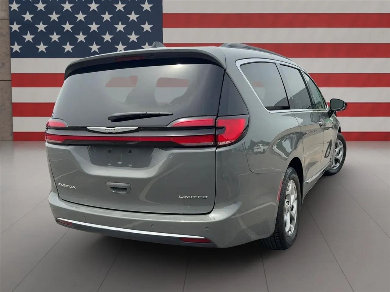 Chrysler Pacifica Limited FWD 2023