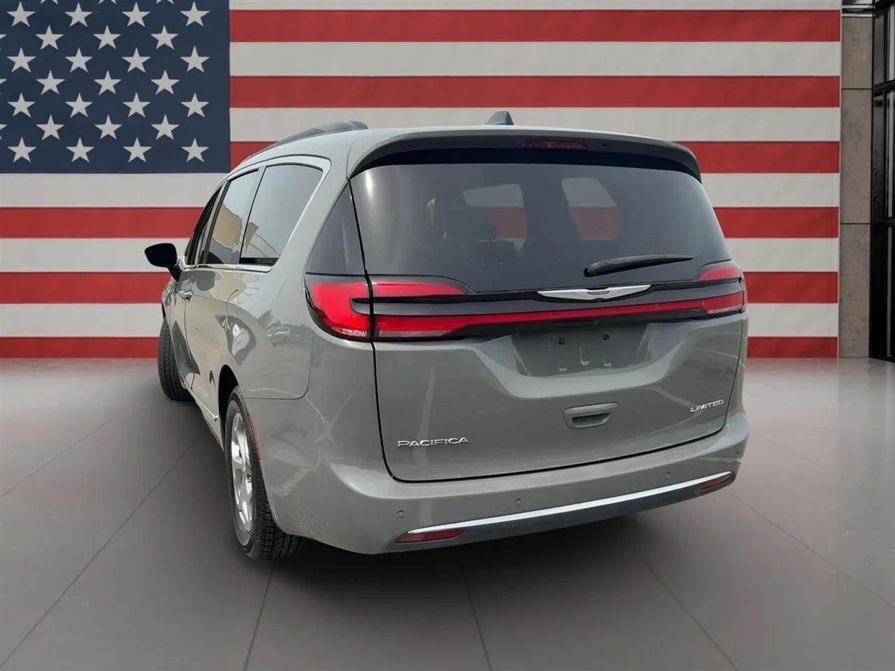 Chrysler Pacifica Limited FWD 2023