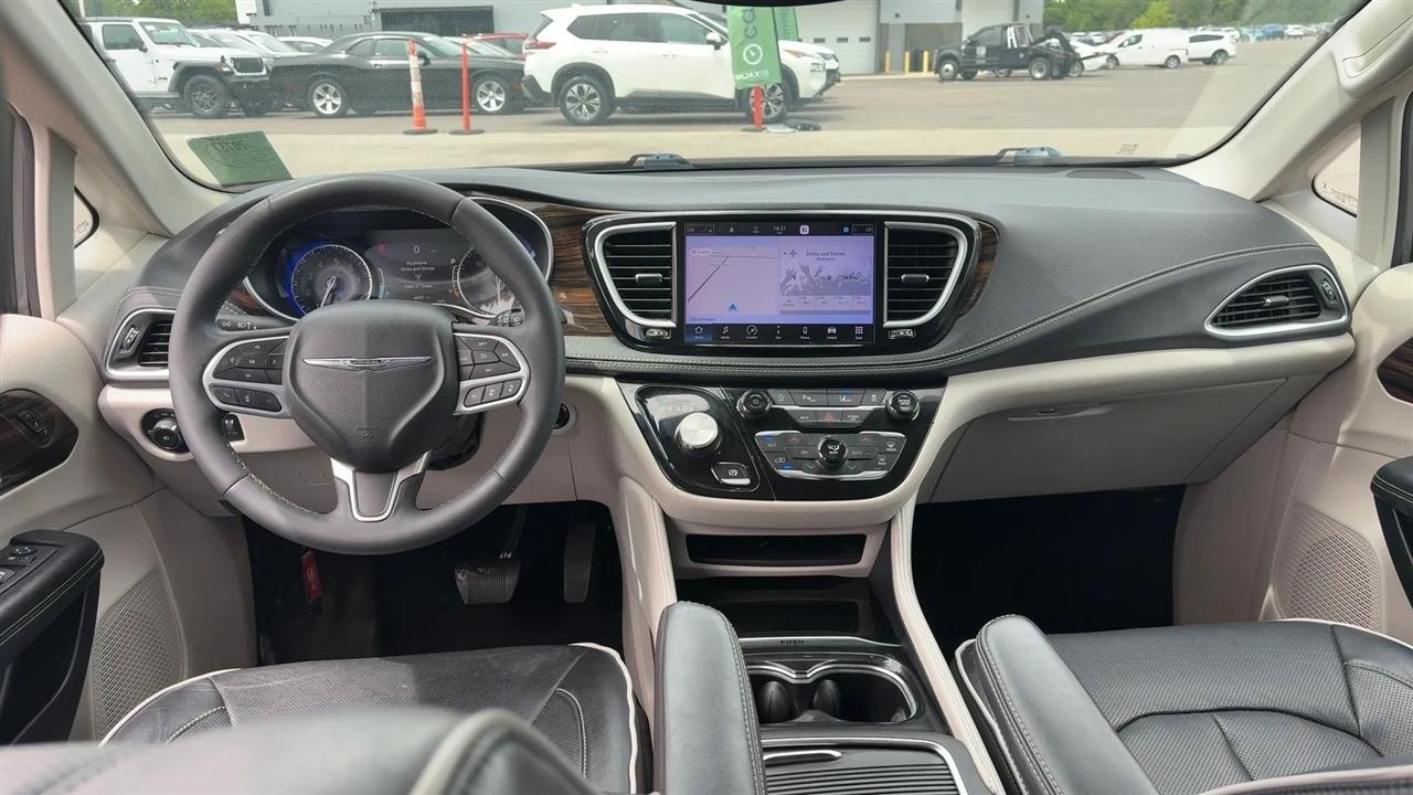 Chrysler Pacifica Limited FWD 2023