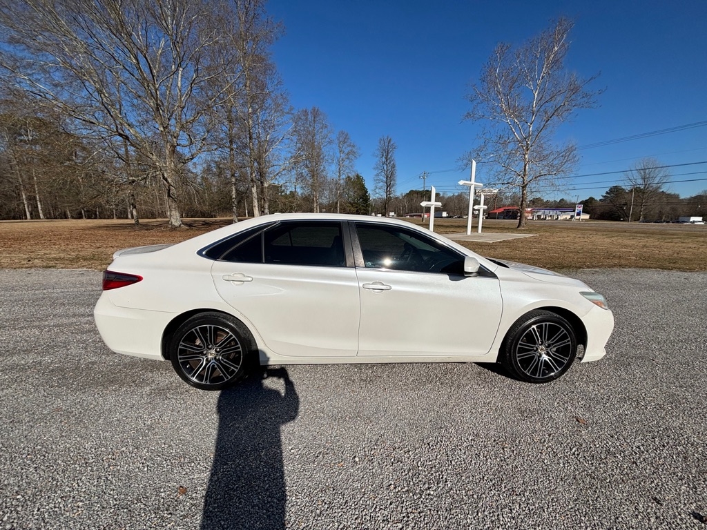 Toyota Camry SE 2016